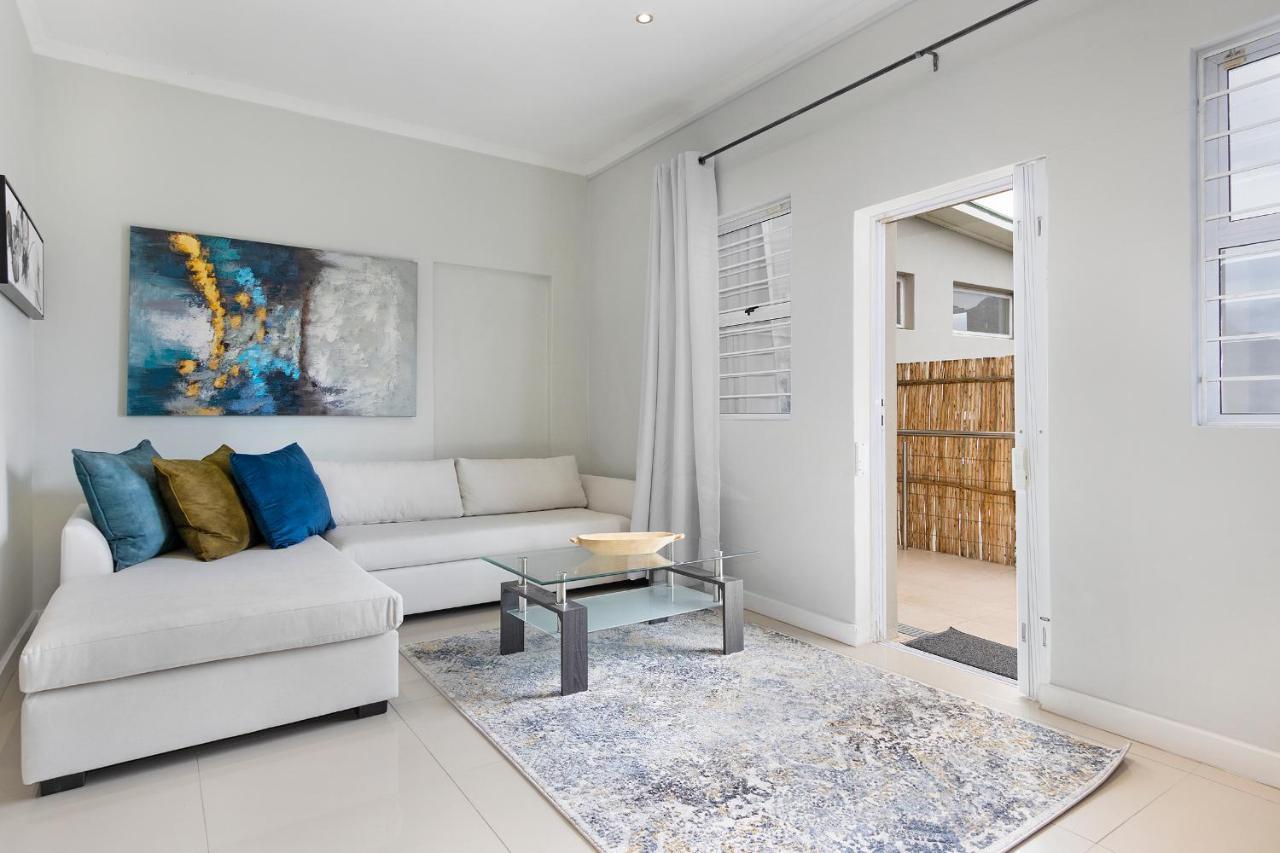 Mount Bay Hotel Hout Bay Exterior photo